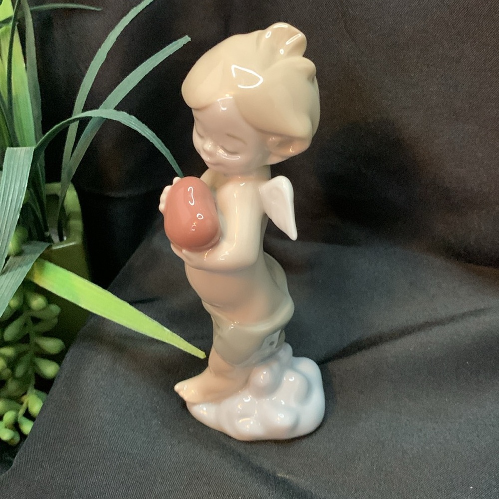 Vintage NAO / Lladro “A Little Heart of Love” Cherub / Angel figure - Picture 3 of 8